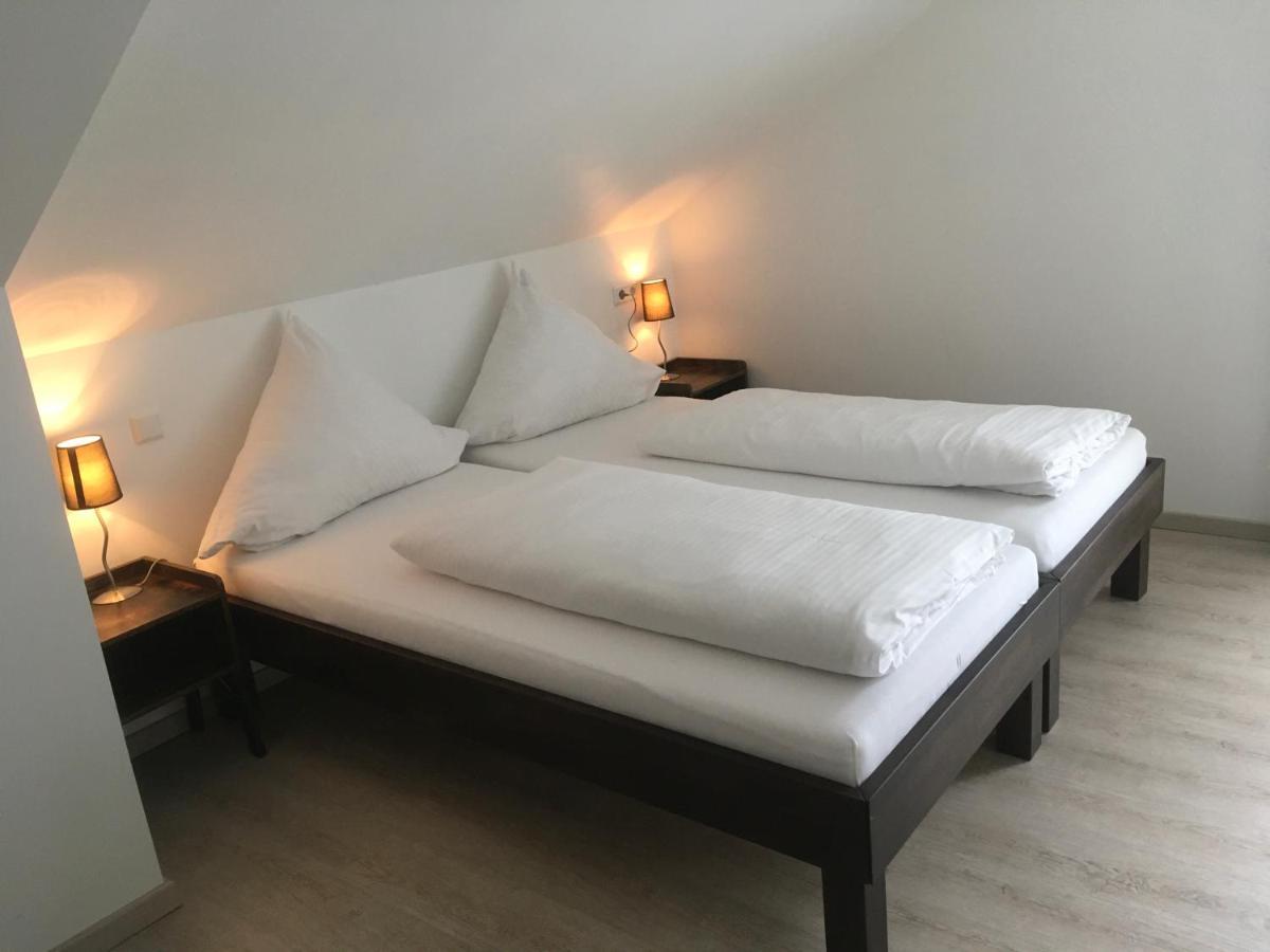 Standard Doppel-/Zweibettzimmer mit Balkon