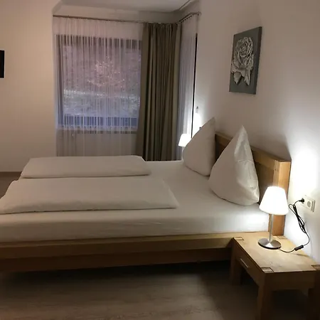 Hotel-Pension zum Paradies-2